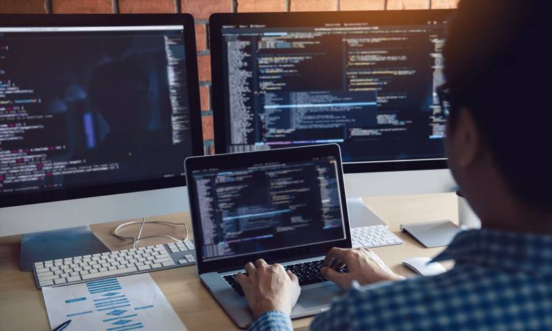 数据科学选型：R与Python如何赋能山丹县网站建设？